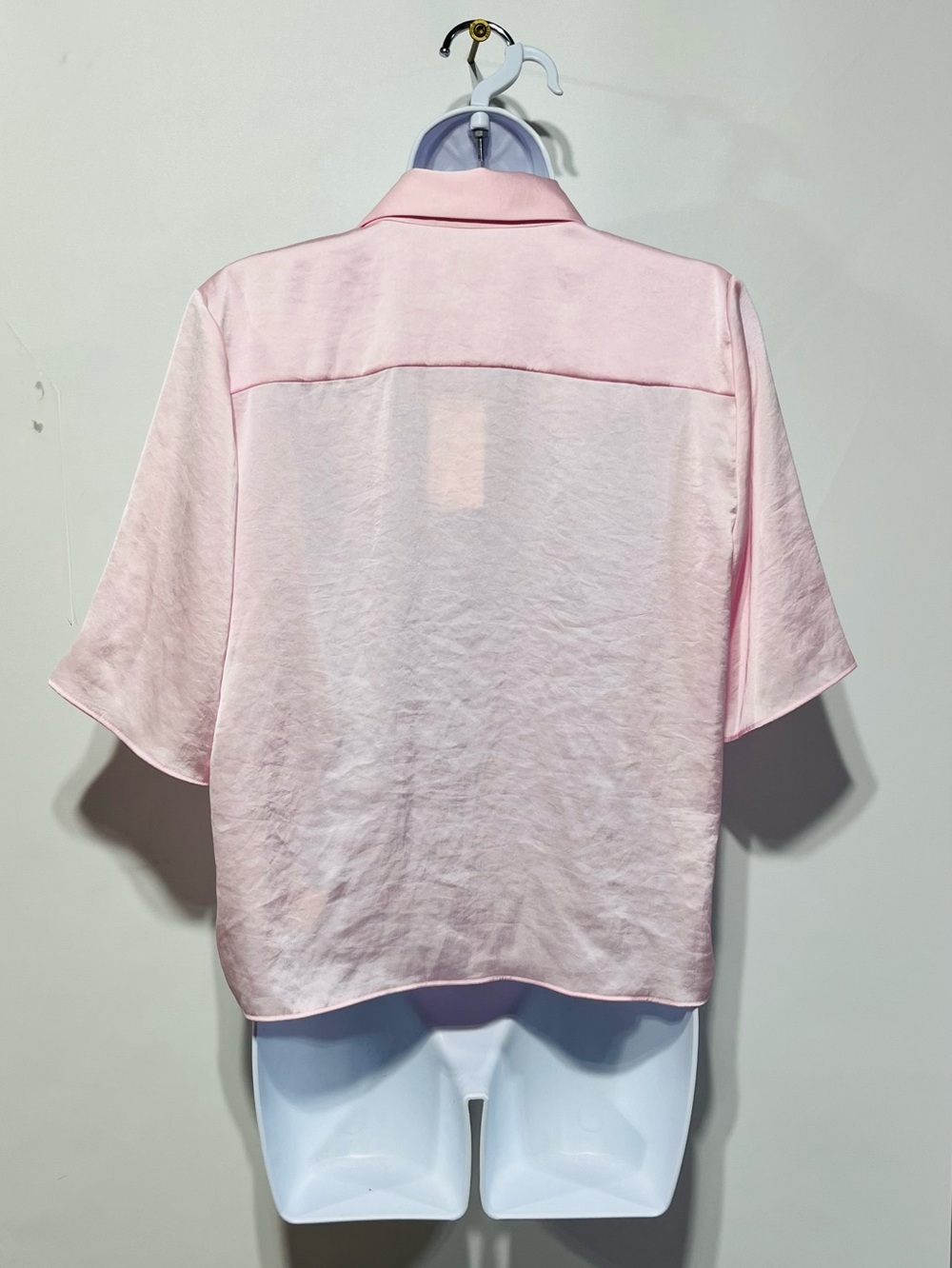 Wilfred Beso Satin Shirt from Aritzia Villia Pink Size Small NWT - Picture 2 of 9